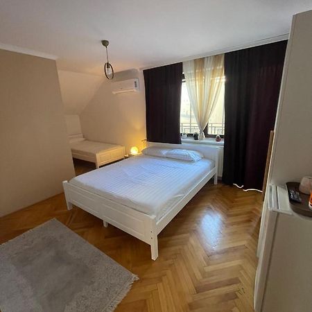 Guesthouse 12A 프리슈티나 외부 사진