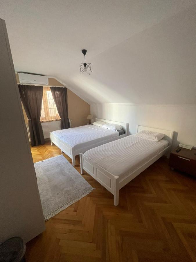 Guesthouse 12A 프리슈티나 외부 사진